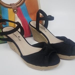 Montego Bay Black Wedge Sandal Sz 7 1/2